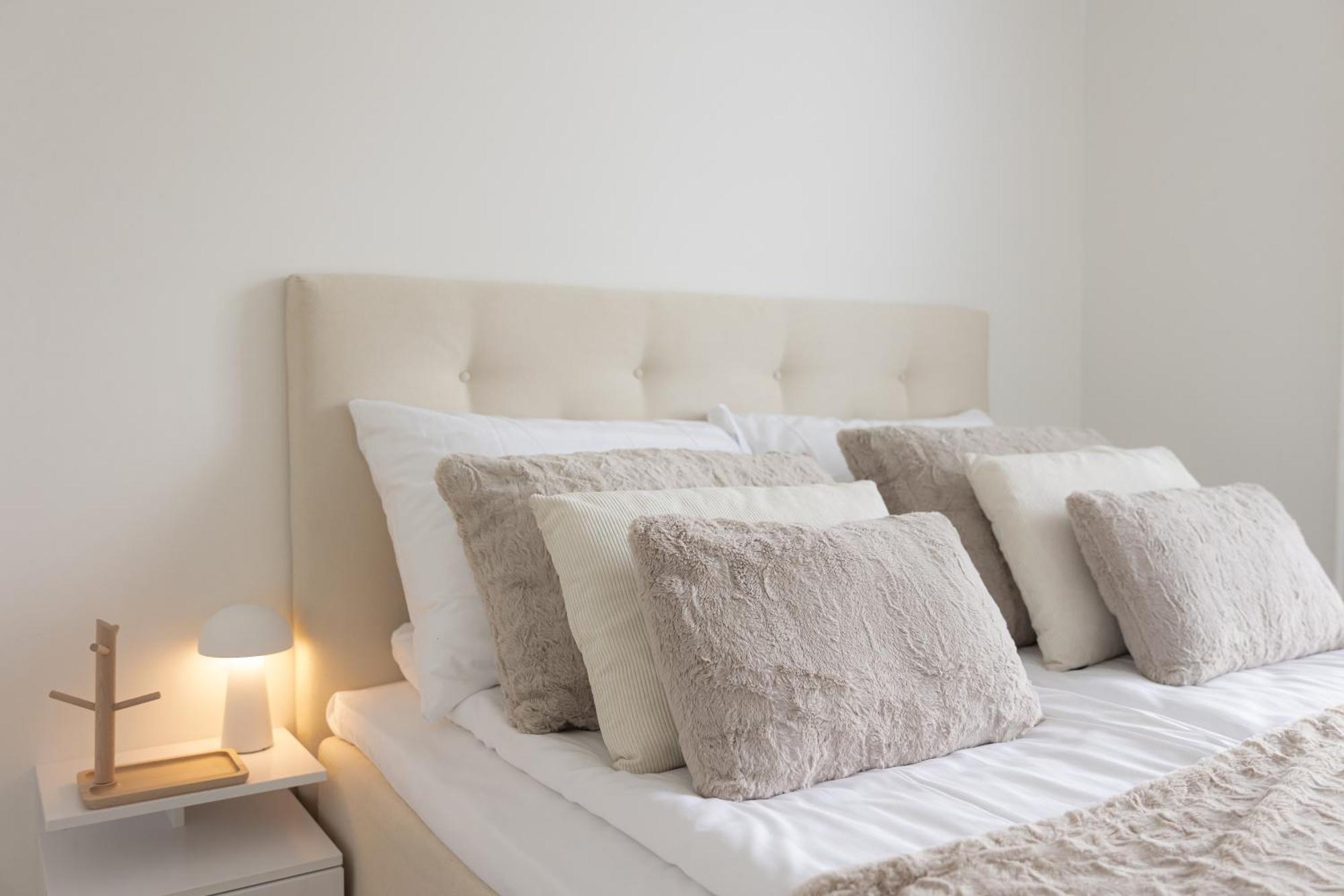 Arctic City Suites By Booklapland Rovaniemi Bagian luar foto